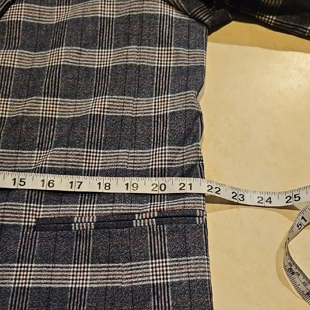 Banana Republic Women's Black, Maroon, White Plaid Blazer Size 16P - Picture 12 of 16